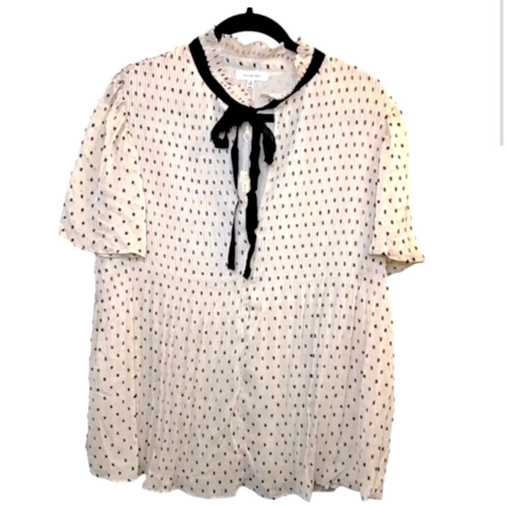 Max Studio Polka Dot Updated Short Sleeve
Blouse(plus size) 1X NWT